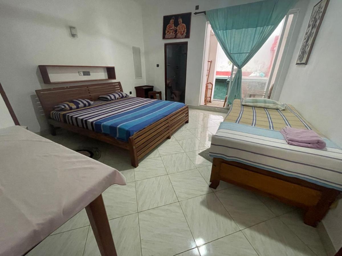Happy Tuna Guesthouse Hikkaduwa Ngoại thất bức ảnh