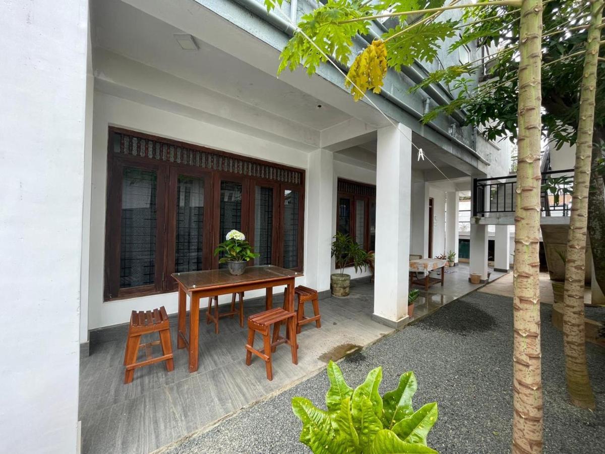 Happy Tuna Guesthouse Hikkaduwa Ngoại thất bức ảnh