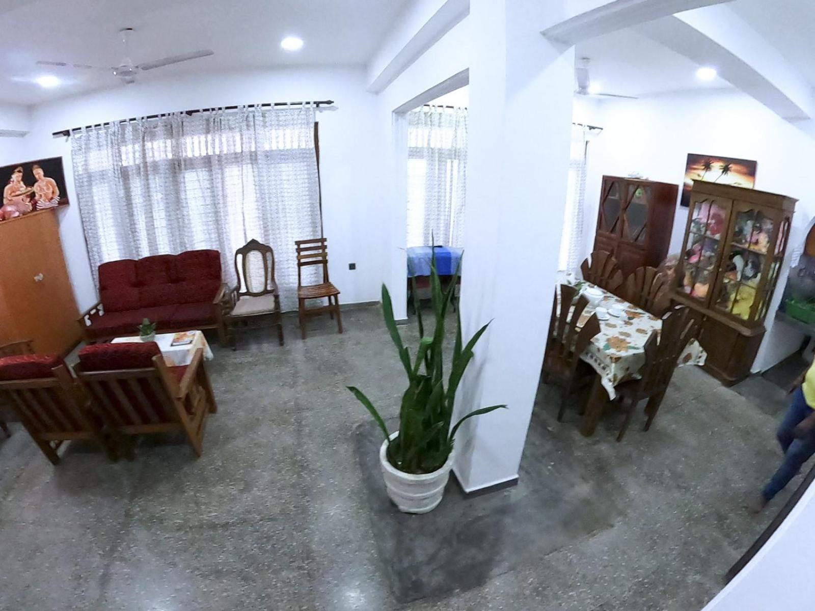 Happy Tuna Guesthouse Hikkaduwa Ngoại thất bức ảnh