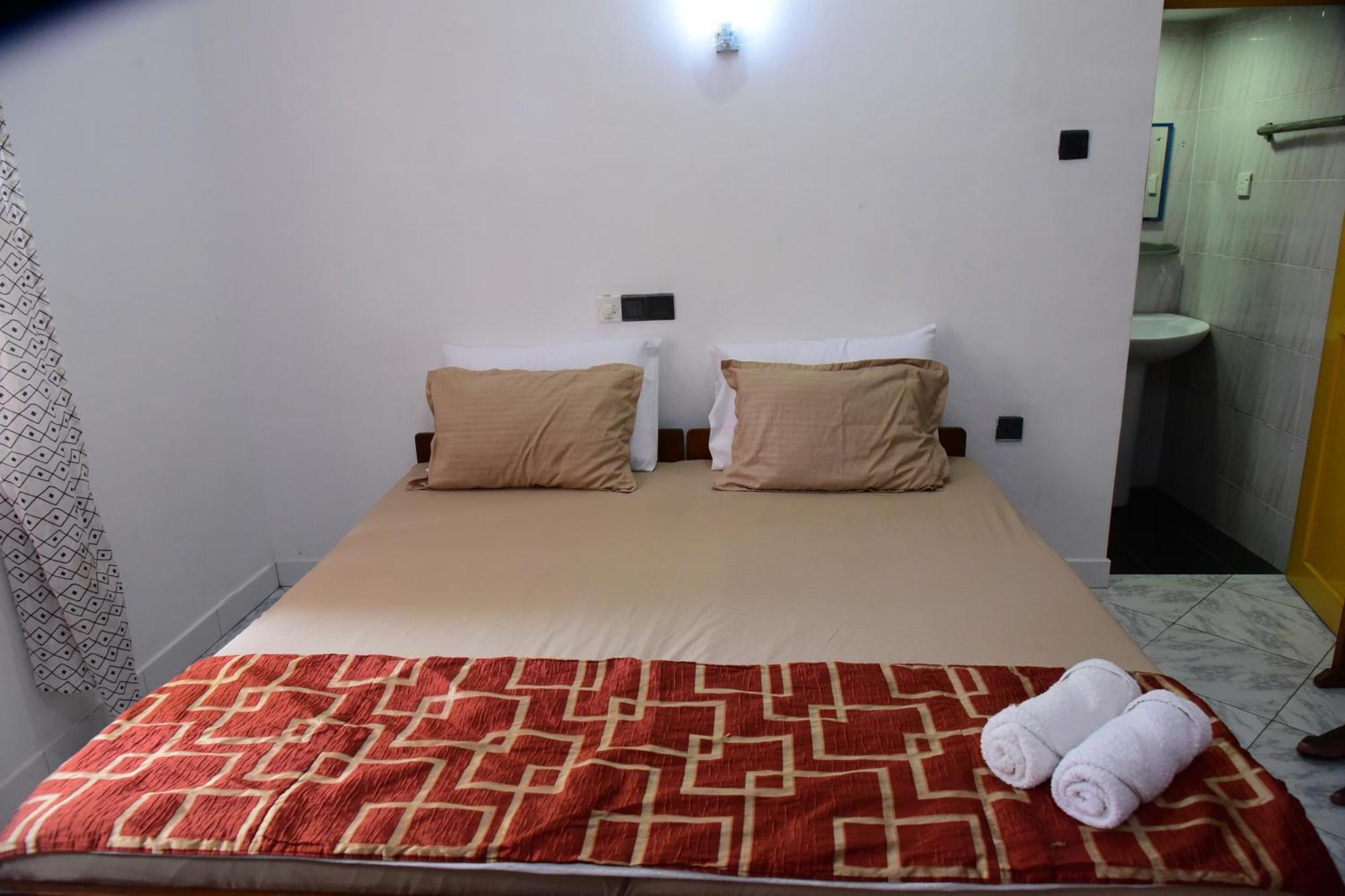 Happy Tuna Guesthouse Hikkaduwa Ngoại thất bức ảnh