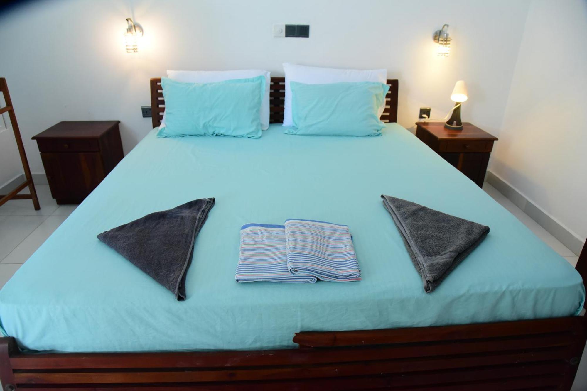 Happy Tuna Guesthouse Hikkaduwa Ngoại thất bức ảnh