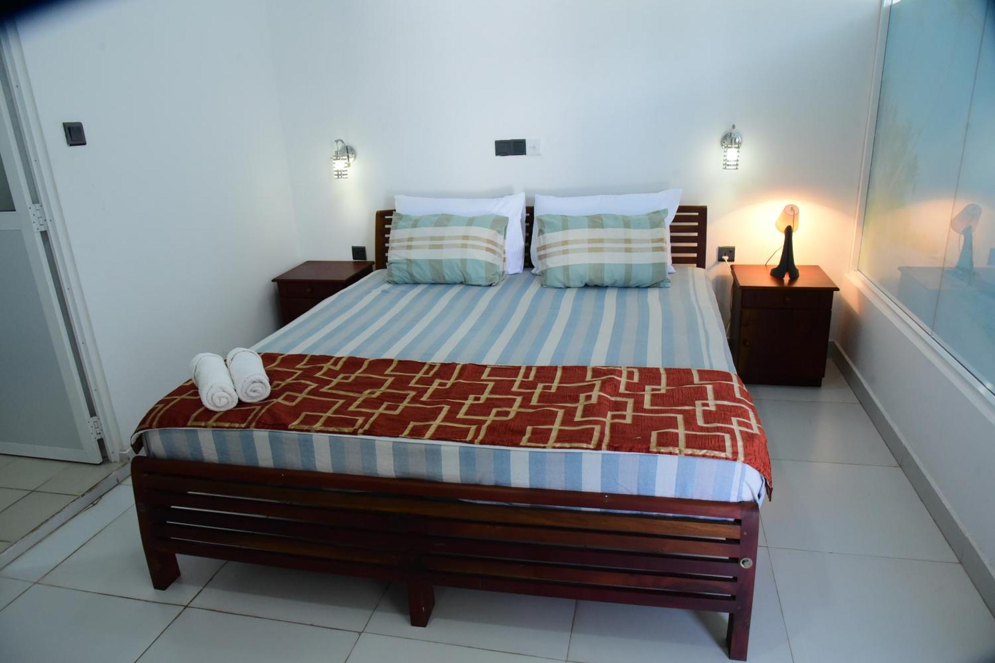 Happy Tuna Guesthouse Hikkaduwa Ngoại thất bức ảnh