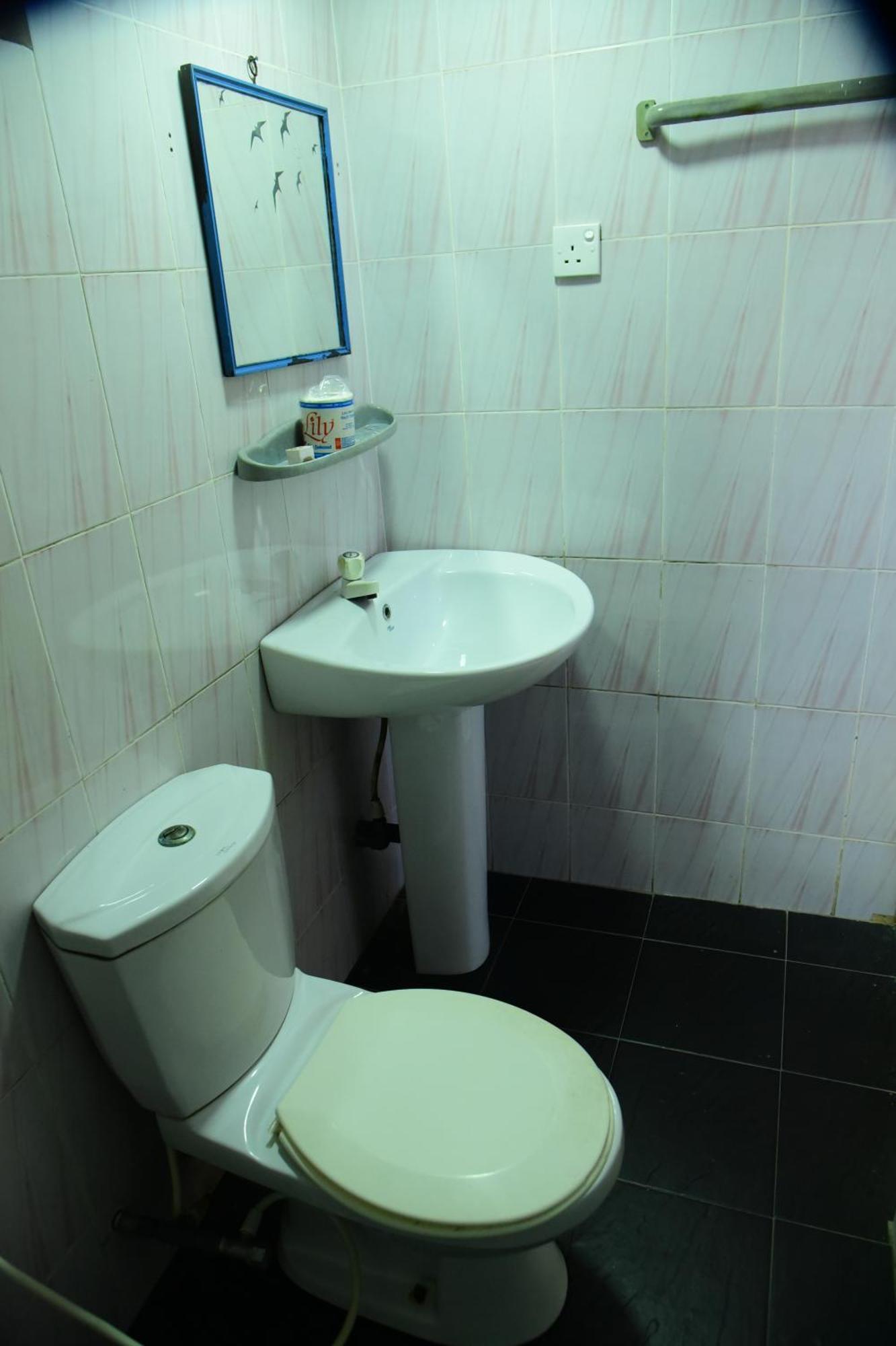 Happy Tuna Guesthouse Hikkaduwa Ngoại thất bức ảnh