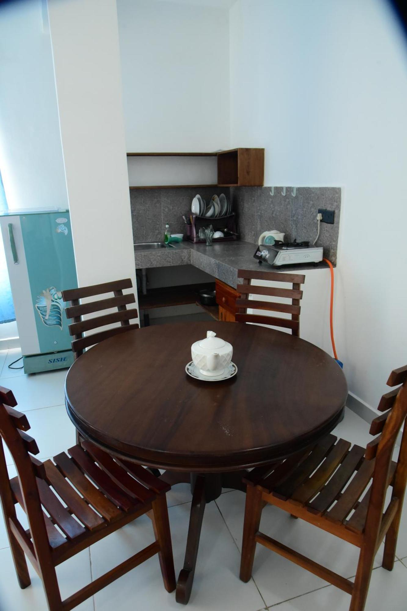Happy Tuna Guesthouse Hikkaduwa Ngoại thất bức ảnh