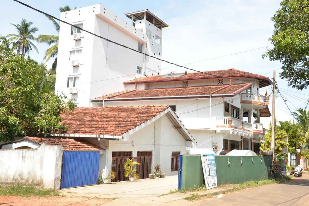 Happy Tuna Guesthouse Hikkaduwa Ngoại thất bức ảnh