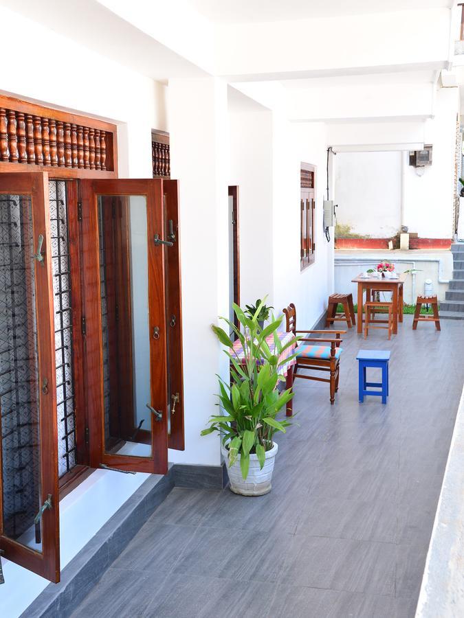 Happy Tuna Guesthouse Hikkaduwa Ngoại thất bức ảnh
