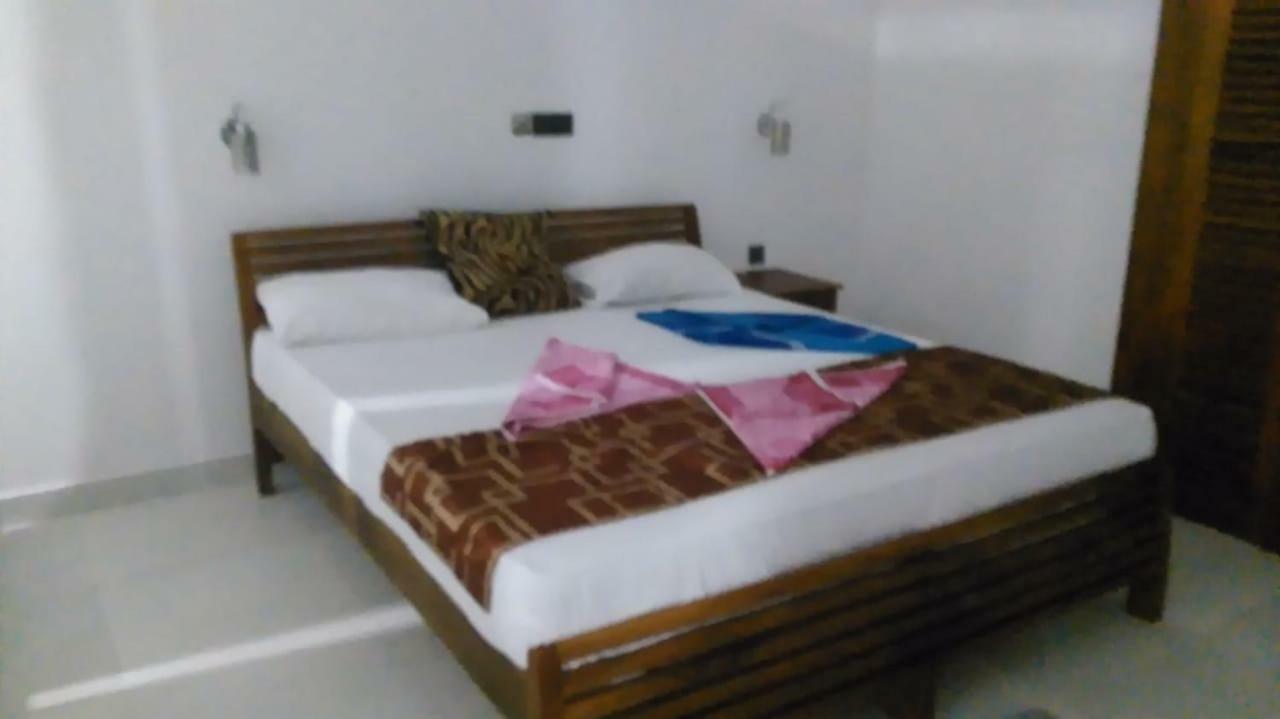 Happy Tuna Guesthouse Hikkaduwa Ngoại thất bức ảnh